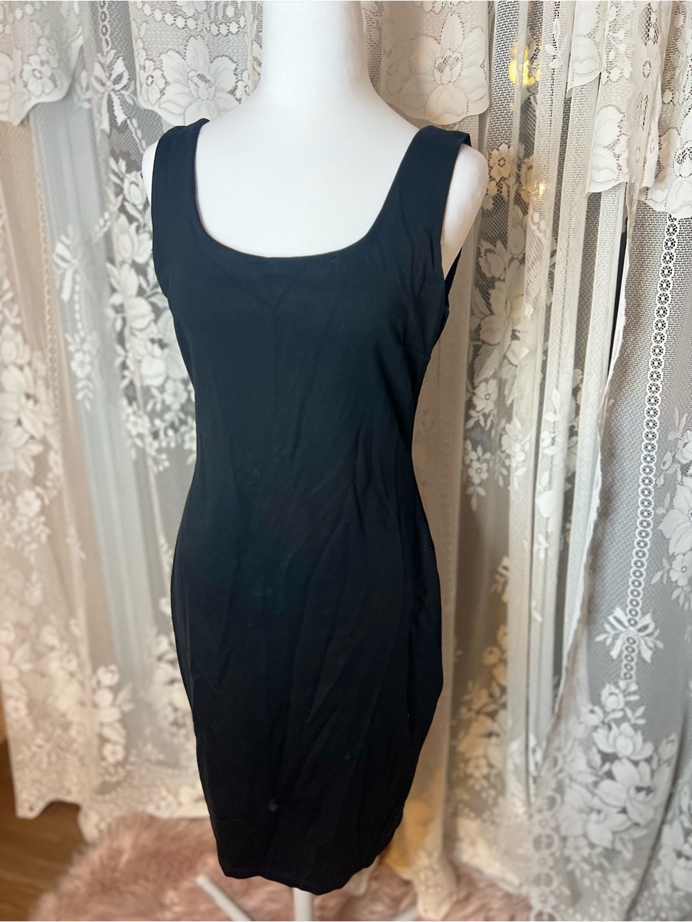 Vintage Made in Canada le chateau Black Sleeveless Scoop-Neck Midi Sheath Dress